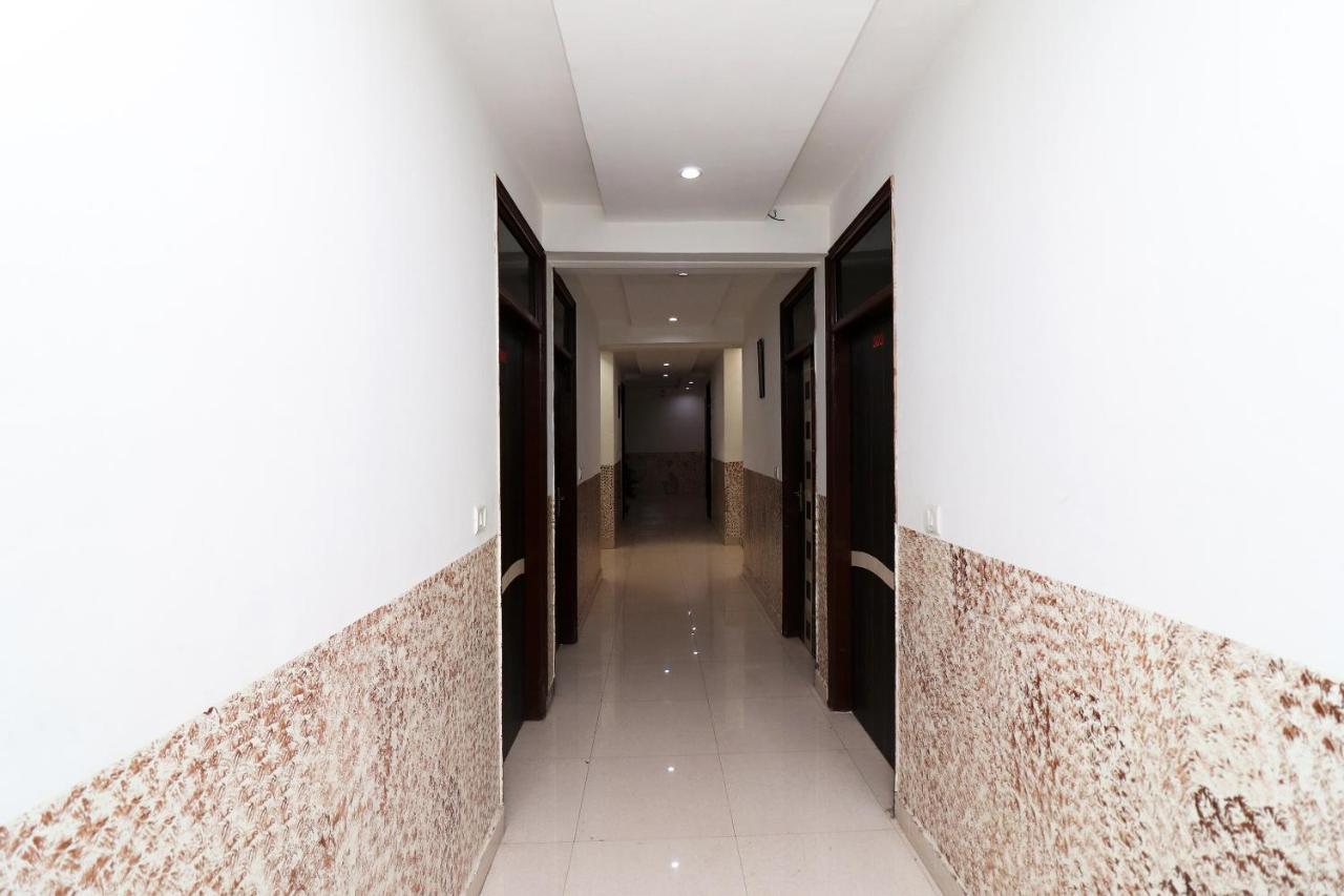 Oyo 24958 Hotel Dayal Belanganj Eksteriør bilde